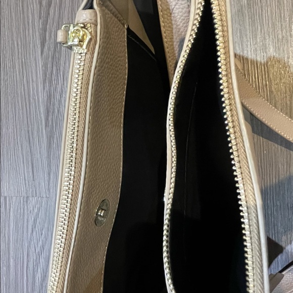 Nude Shoulder Bag Tote w Golden Zipper & Hardward - Picture 5 of 6